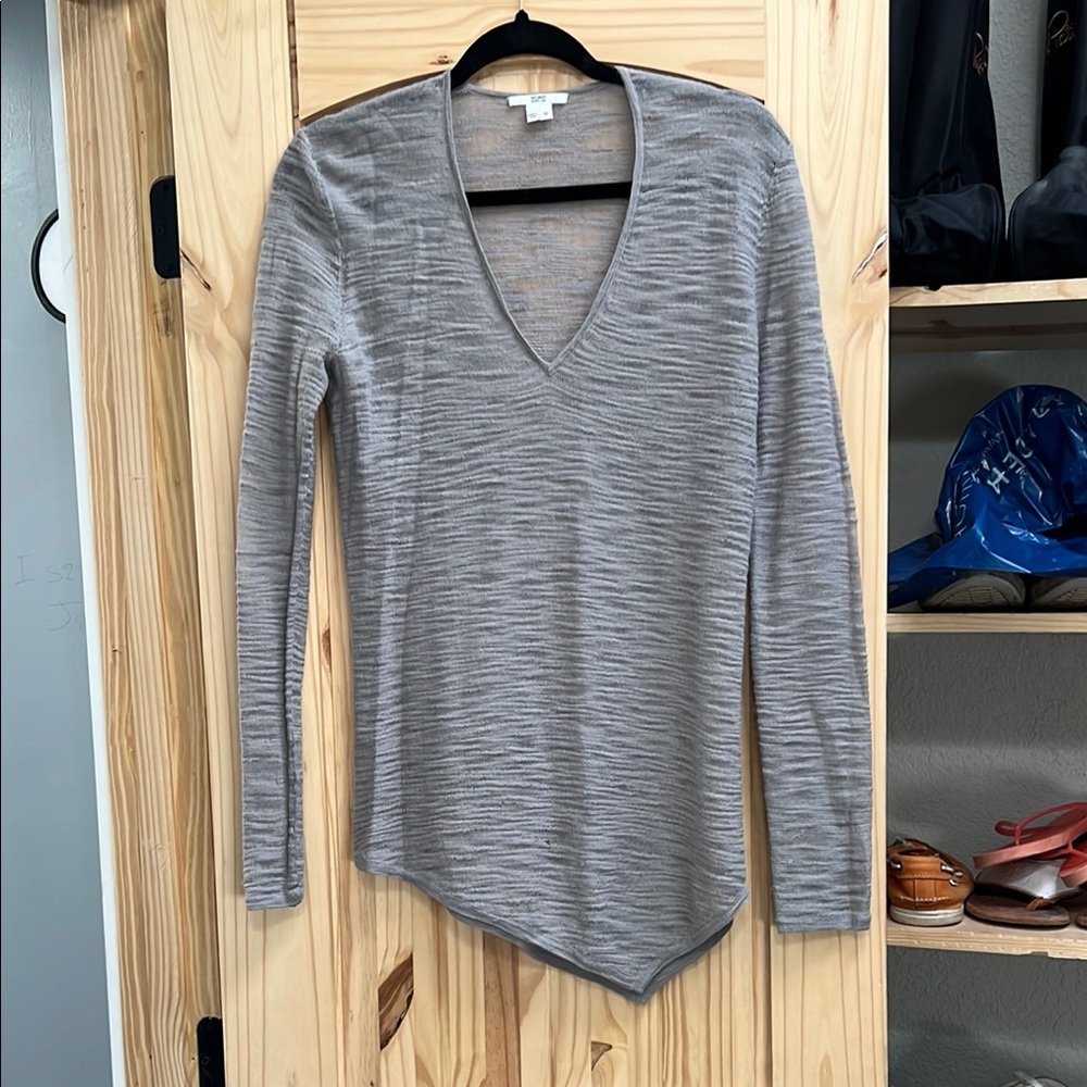 Gray V-Neck Long Sleeve Top